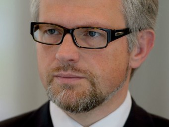 Посол Украины обвинил обозвавшего его карликом Шредера в унижении украинцев