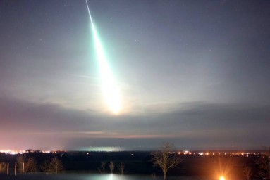 Метеорит окрасил ночное небо над Америкой в яркий цвет