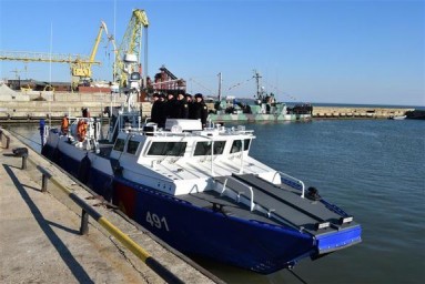 Охранять Крымский мост начали десантные катера Росгвардии
