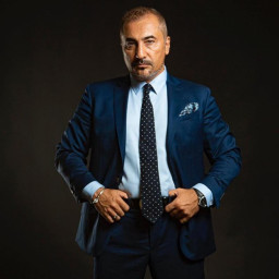 Продолжая серию "Za ленточкой" издательство "Вече" выпускает мощный боевик "Штурмовик" о морпехах Продолжая серию "Za ленточкой" издательство "Вече" выпускает мощный боевик "Штурмовик" о морпехах